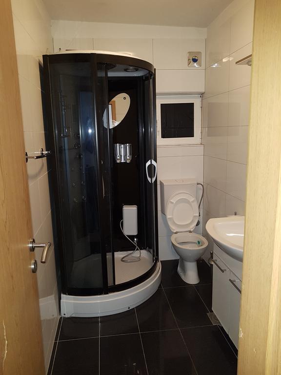 Apartman 4 Kilometar To City Centar 斯普利特 外观 照片